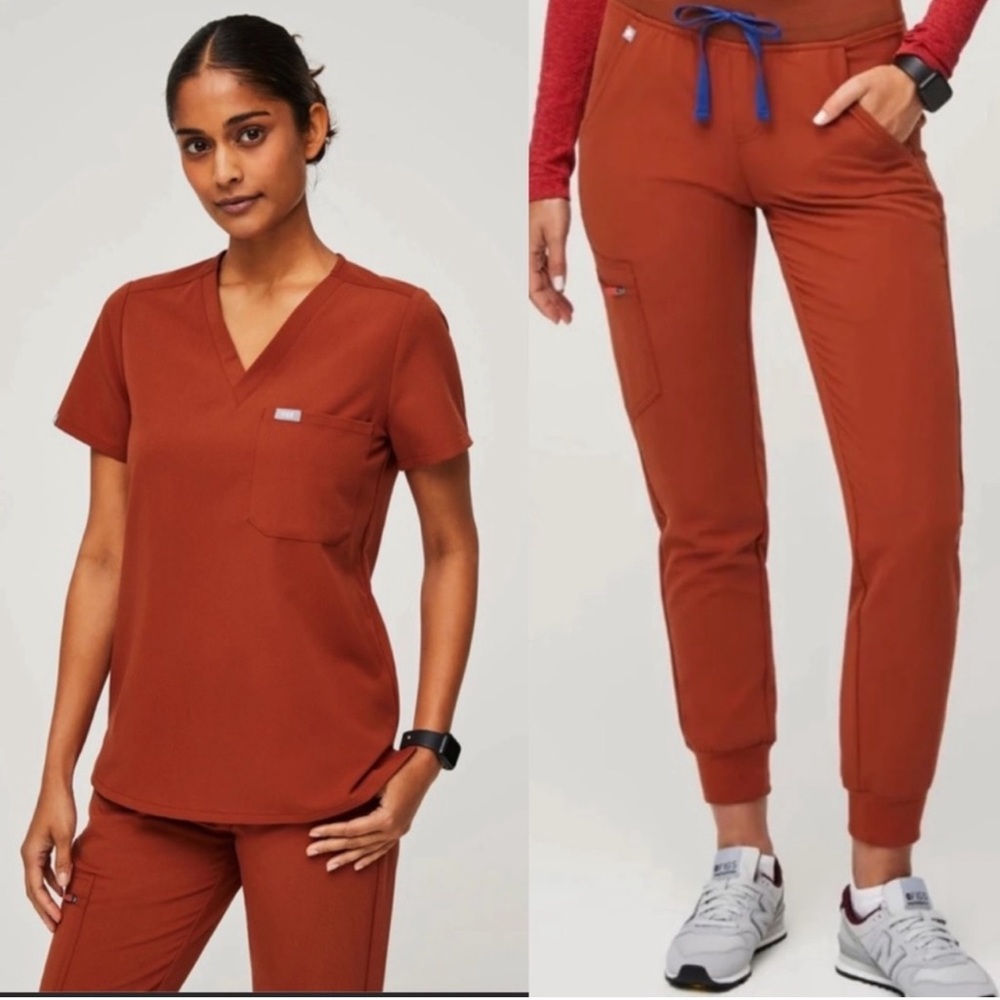Full set Figs scrubs - XS Catalina Top & S Zamora Bottoms - Auburn
